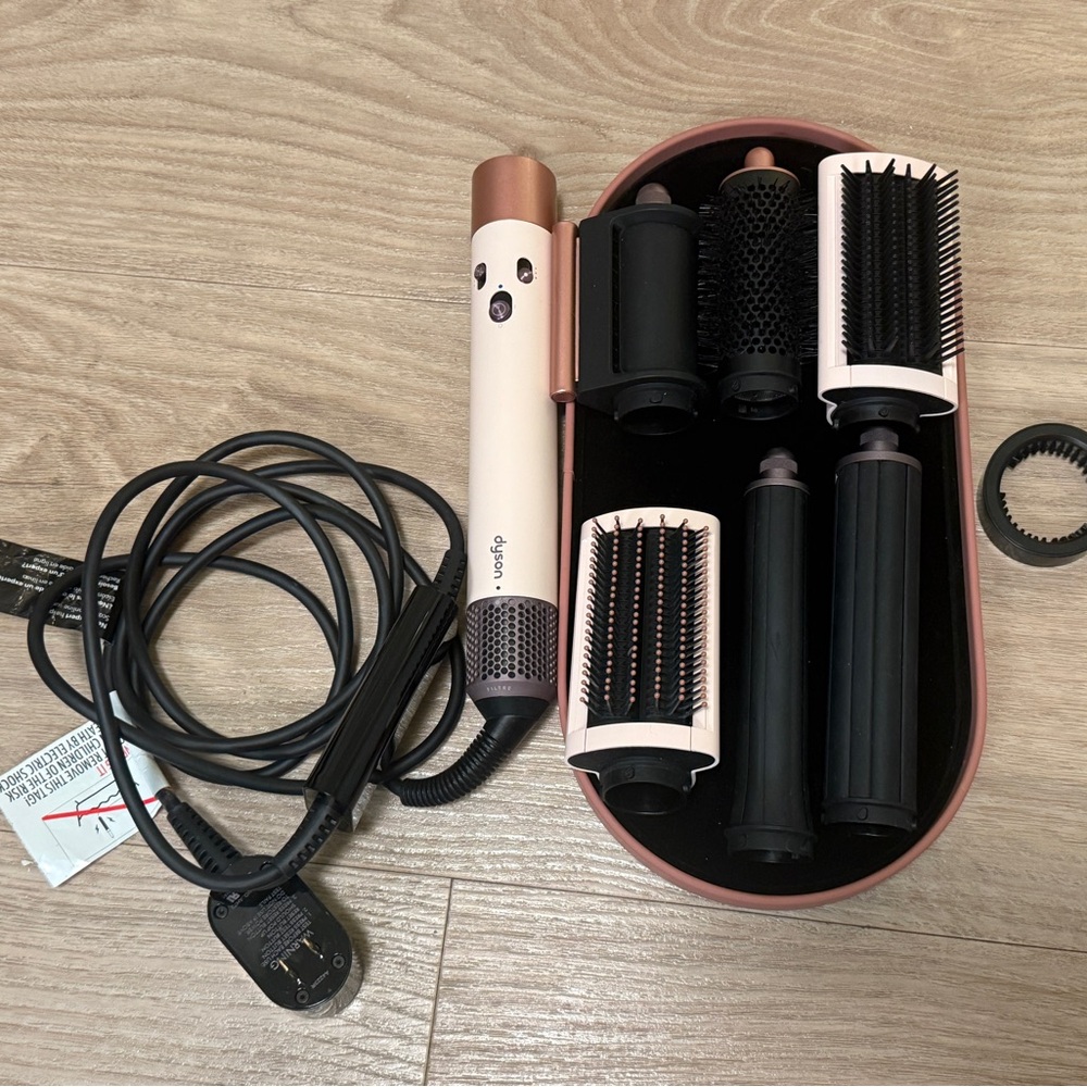 Ceramic Pink/Rose Gold Dyson Airwrap